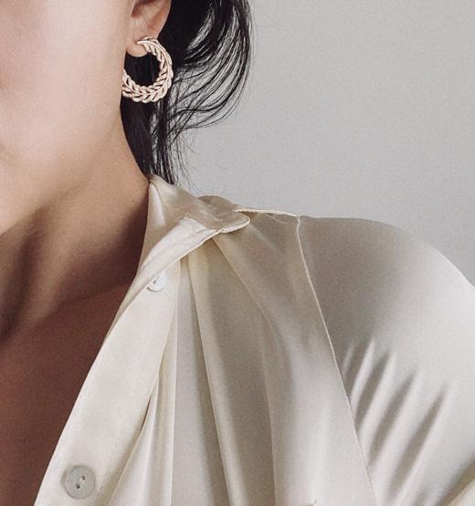 LHWINDSORchance羽毛耳环复古圆环内扣设计质感耳饰 商品图5