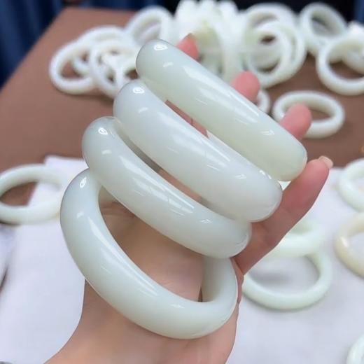 和田玉羊脂手镯 商品图0