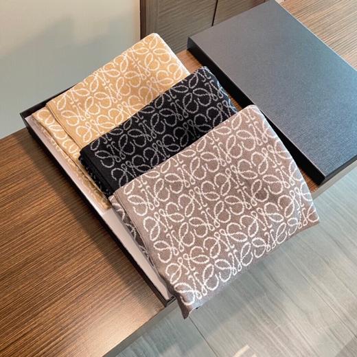 罗*威新款羊绒针织长巾 商品图3