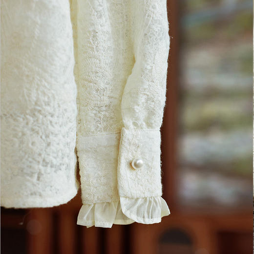 【高货wl】全新升级【铂金会员257/天猫339/差价82】(04246) 洛诗琳春秋新款优雅宫廷风蕾丝绣花荷叶立领珍珠衬衫女 商品图3