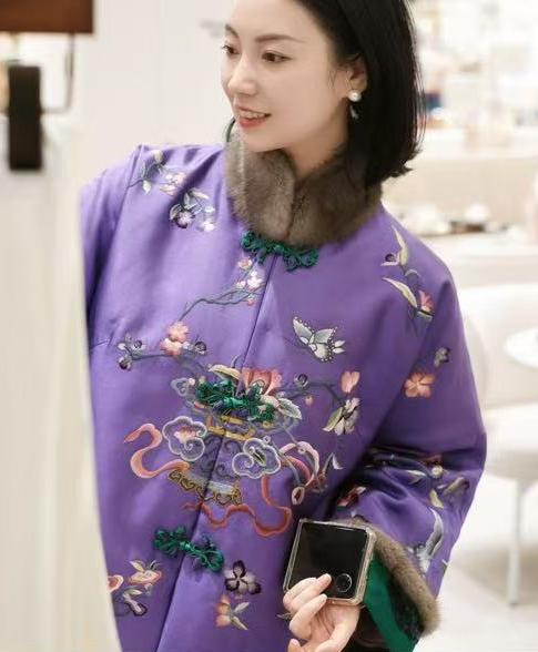 盛唐牡丹&王小潇联名|重缎香云纱水貂领手绣外套 商品图0
