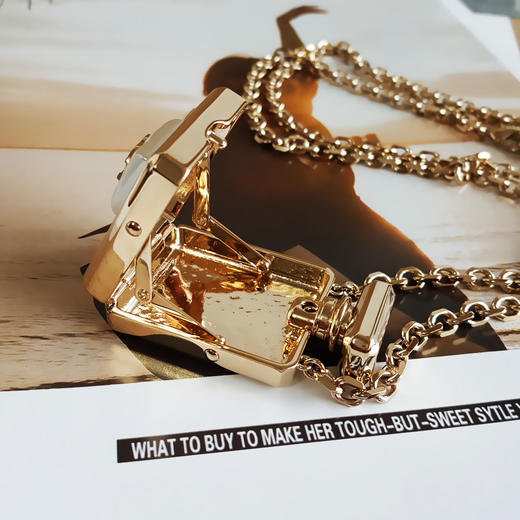 【闲置未使用】CHANEL香奈儿22s金色香水瓶长项链毛衣链链长约82cm，吊坠长约5.4cm中性款现售价：3700！021224TB06 商品图6