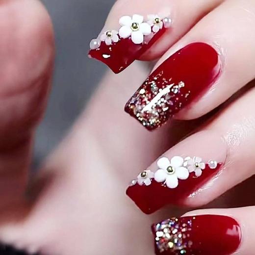 【告别单调！迎接新年的时尚穿戴甲】新年穿戴甲 小红书穿带甲片美甲贴片红色假指甲可拆卸穿戴甲。ry 商品图1