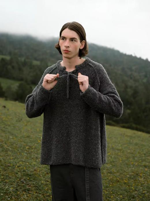 Evistub/E-4QMY729/羊毛混纺绞花复古保暖弹力宽松套头系带圆领毛衣 商品图3