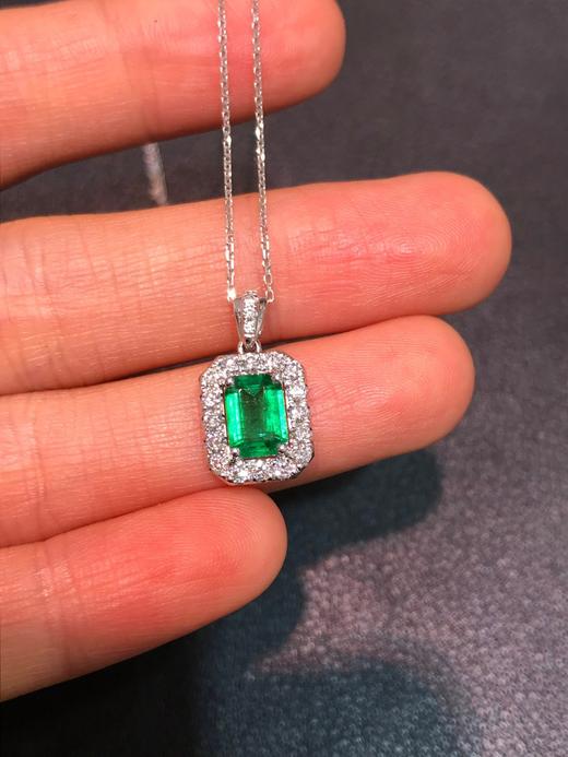 0.95ct刻面祖母绿吊坠 商品图2