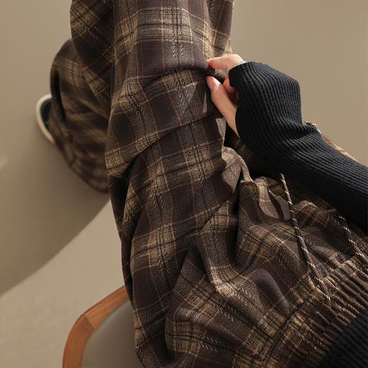 西遇咖色格纹直筒裤女新款复古高腰抽绳休闲百搭休闲裤D0043924（单层） 商品图3