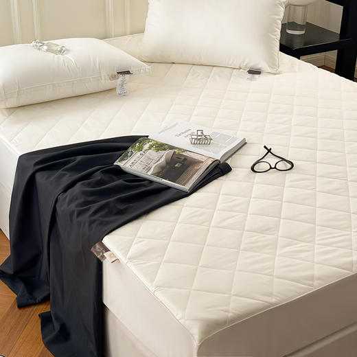 全棉A类三防大豆夹棉床笠 防水隔尿隔污床垫保护垫 商品图2