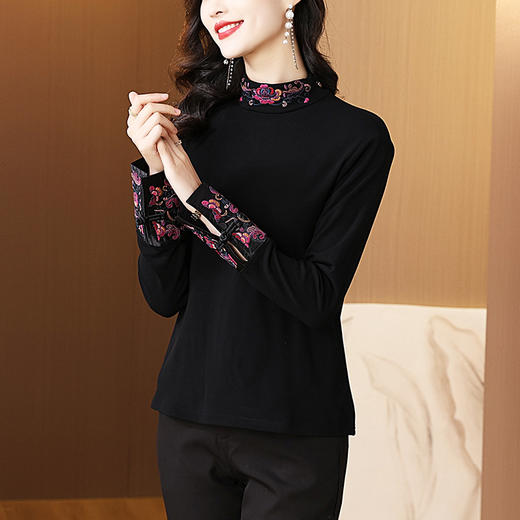 KQL 422H2289重工刺绣高领磨毛打底衫弹力上衣 商品图2