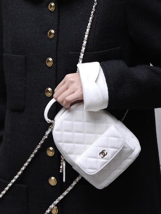 香奈儿首款主打学院风的一款小背包mini双肩背包（HH） 商品图6