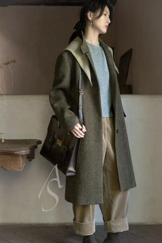 Margaret Howell 森林色HARRIS TWEED人字纹羊毛大衣 商品图0