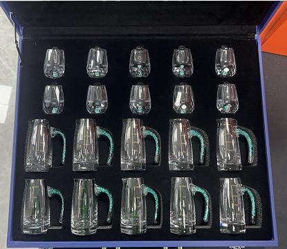 【清仓特惠4折，仅1套无货退款】绿松石金箔白酒杯套装家用送礼分酒器水晶玻璃高级感创意烈酒杯子弹杯绿松石金箔酒具10杯10壶皮箱装 商品图10