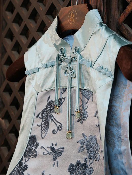 盛唐牡丹|蝶恋花漳缎花扣坎肩 商品图2