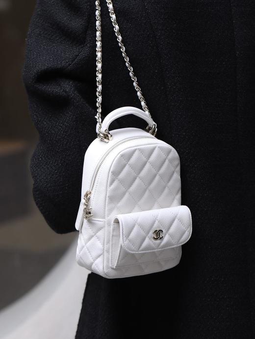 香奈儿首款主打学院风的一款小背包mini双肩背包（HH） 商品图7