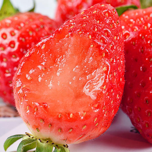 【四川好物】大凉山奶油草莓  1.4斤/2.4斤/3斤/4.5斤  京东/顺丰直达 商品图0