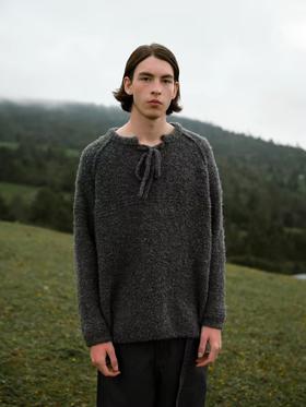 Evistub/E-4QMY729/羊毛混纺绞花复古保暖弹力宽松套头系带圆领毛衣