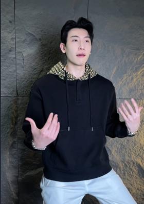 秋冬季新款时尚个性美式街头拼接抽绳连帽卫衣情侣百搭休闲上衣