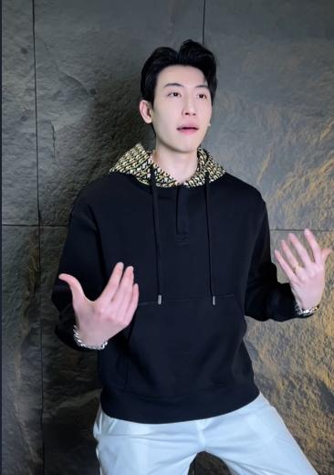 秋冬季新款时尚个性美式街头拼接抽绳连帽卫衣情侣百搭休闲上衣 商品图0