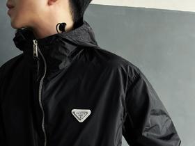 P家 新款三角标志连帽外套（JN）