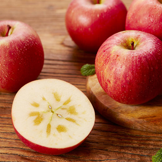 中粮安萃 新疆阿克苏红富士苹果3.5Kg12粒装（单果直径86-92mm） 商品图2