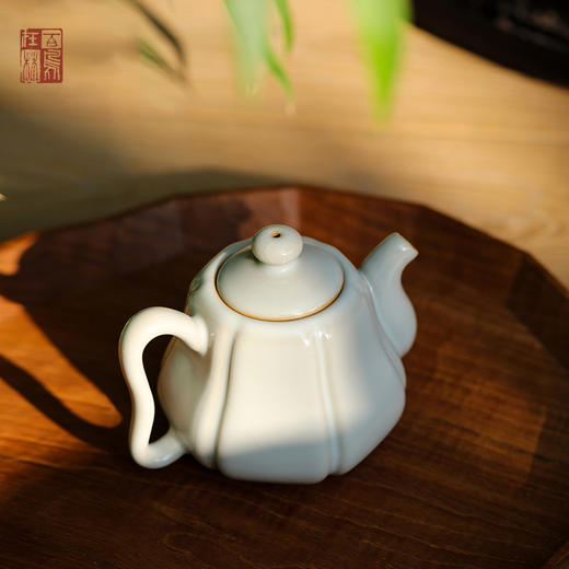 绪文汝窑梨瓣壶 商品图2