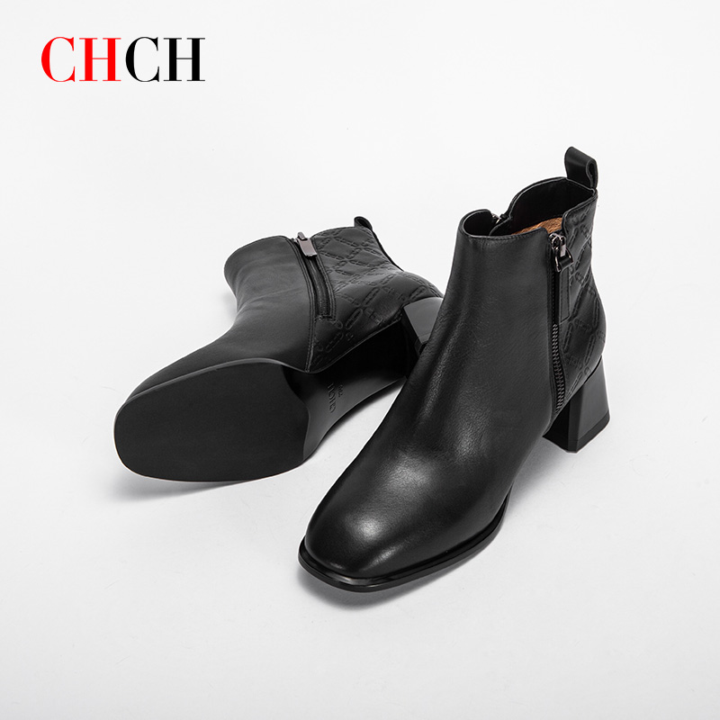 CHCH平衡鞋秋冬新款粗跟方头牛皮时尚女靴CM2B6111