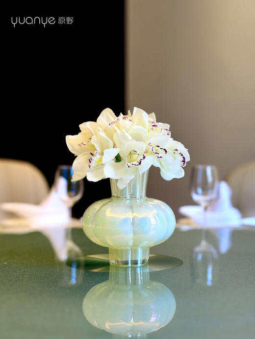 蝴蝶兰蕙兰仿真花摆设花客厅兰花假花轻奢装饰餐桌书桌家庭洗手台 商品图1