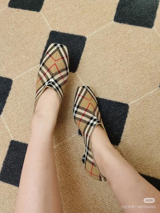 国内现货1990元  38码 Burberry巴宝莉 女士经典巴宝莉格纹皮鞋，意大利制造，原价$680 商品图3