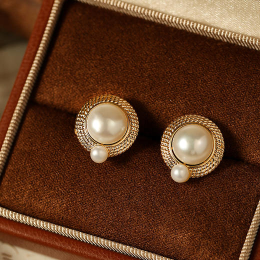 Manreya玛芮雅套装“冬日花园”7天淡水珍珠耳钉套盒耳环套装女气质新款 商品图7