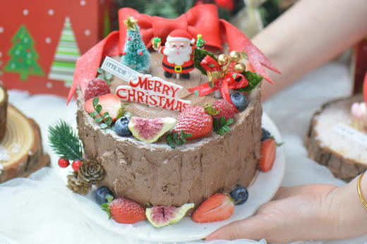 【圣诞树桩蛋糕】纯脂巧克力动物奶油、焦糖动物奶油，糯米蛋糕胚；圣诞节来了，雪花飘落，空气中都弥漫着甜蜜与快乐~ 商品图3