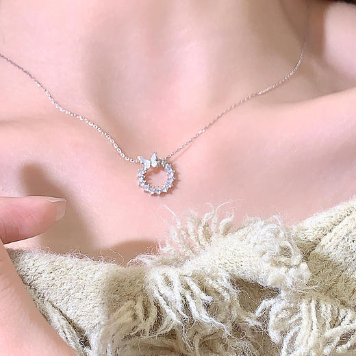 卡蒂罗/KADER 梦蝶花环项链 满镶宝石圣诞花环设计轻奢小众可调节锁骨链 优雅蝴蝶时尚浪漫吊坠 925银 商品图1