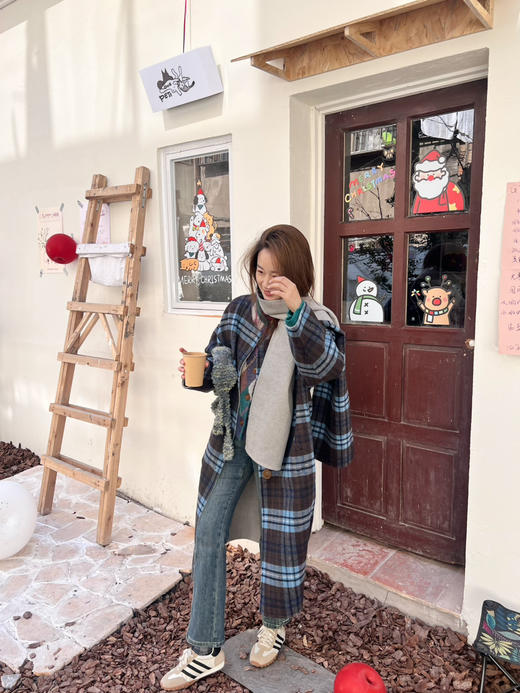25特价 2412303    西太后 羊毛大衣+围巾（双面） 商品图3