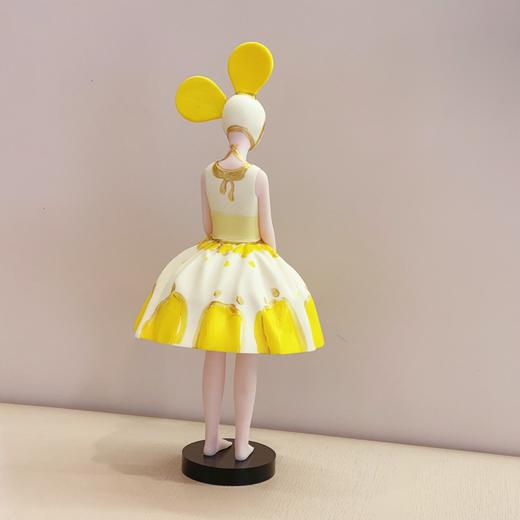 付毅兵《黄花瓣》然女孩 商品图3