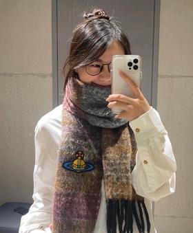 2024小红书走火爆款西土星英国时装设计师，时装的朋克之母!时尚潮流风格刺绣Logo马海毛围巾