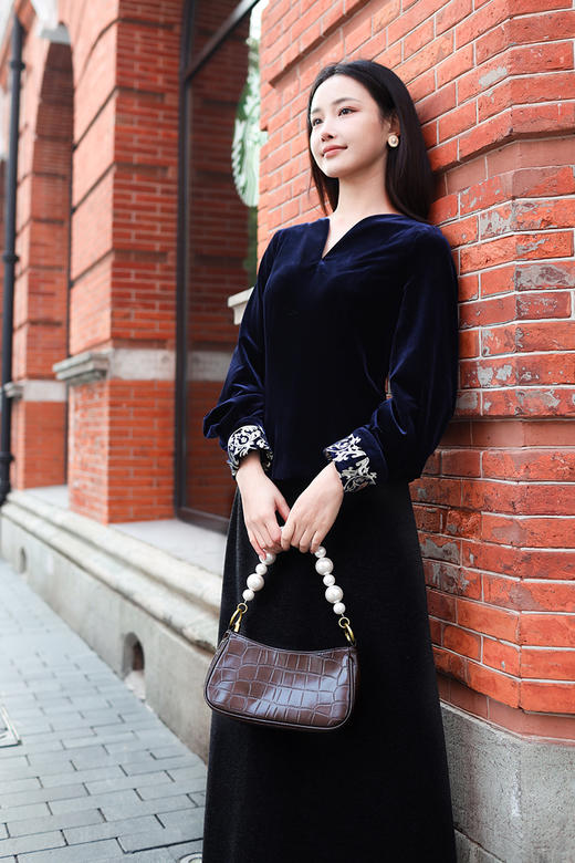 逸红颜明月优选 #醋酸羊绒半裙【清霜】专治微胖梨型身材，日常轻熟优雅大姐姐风 商品图6