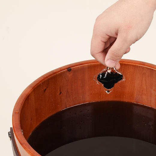 正安国货 清府足浴凝珠 十一味草本古方改良 浓缩精华入水即溶 顺通舒缓和气舒心 8g*56颗/盒 商品图5