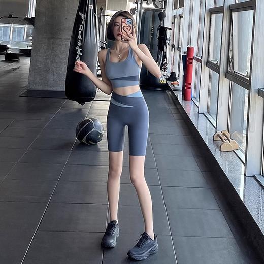 【147元任选3件】跃牌【蚂蚁运动】系列 拼色性感美背可拆卸胸垫瑜伽背心X1326（活动产品，收货7天内支持退换） 商品图2