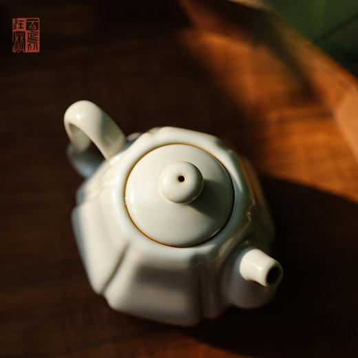 绪文汝窑梨瓣壶 商品图1