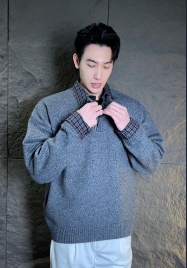 秋冬季新款时尚个性韩版半纽扣拼接衬衫翻领假两件毛衣百搭简约潮 商品图0