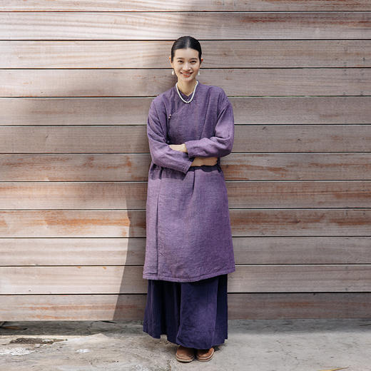 绽放847朵/紫气东来连衣裙亚麻色织新中式盘扣斜开门襟绗棉长裙 商品图0