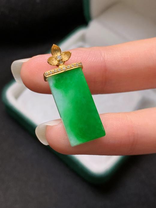 无事牌翡翠吊坠 商品图1