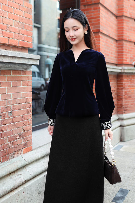 逸红颜明月优选 #醋酸羊绒半裙【清霜】专治微胖梨型身材，日常轻熟优雅大姐姐风 商品图1