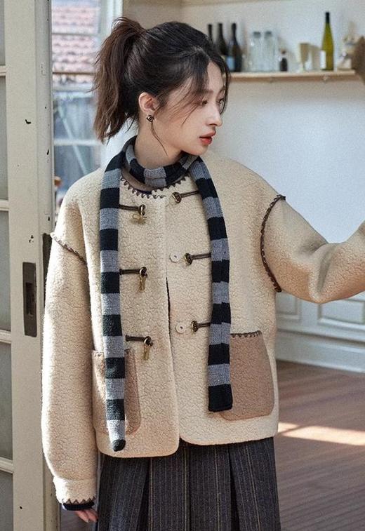 ✨"科斯塔托邦"高品质羊毛手工贝壳绣撞色羊羔毛外套，颗粒圈圈羊毛蓬松密实 组织细密防风 扎实浑厚但不臃肿 商品图2