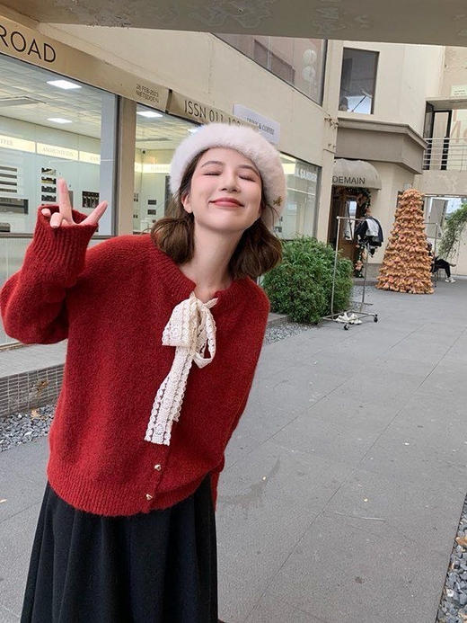 📣 香港实体撤柜🇭🇰轻奢品牌✅【韩系蝴蝶结蕾丝系带毛衣♥】很有气质的韩系温柔欧尼穿搭🔥 商品图5