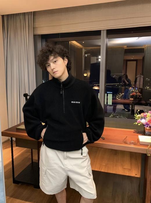 MIU家 羊绒混纺外套是MI*U牌推出的一款高品质外套（JN） 商品图3