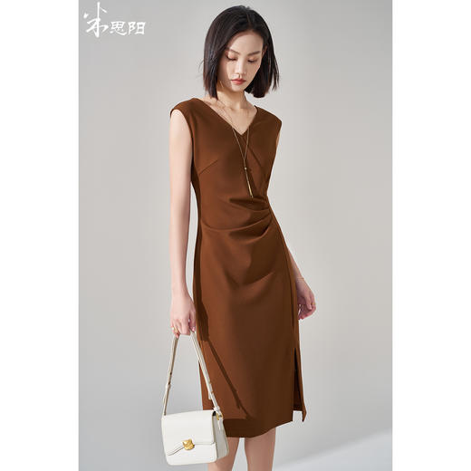 米思阳2026春季新款气质通勤V领连衣裙设计感捏褶显瘦包臀裙4225 商品图0