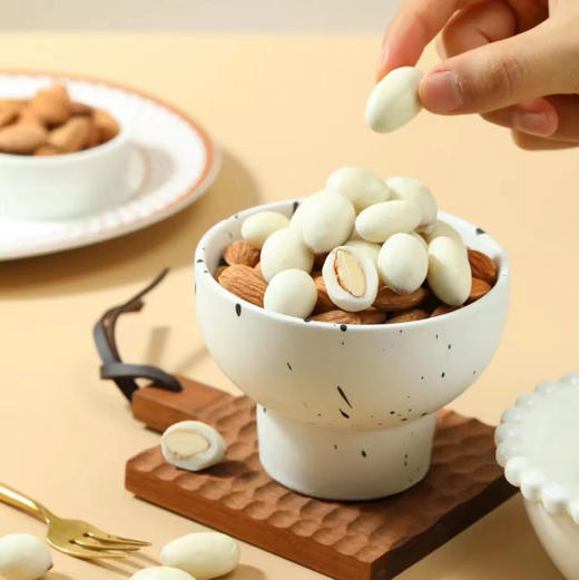 【酸奶巴旦木】酥脆香甜，奶香四溢，一颗接一颗停不下来 商品图2