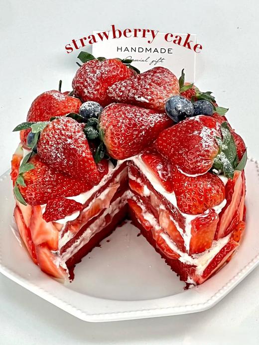 【草莓季】草莓自由·红丝绒特色蛋糕 商品图1