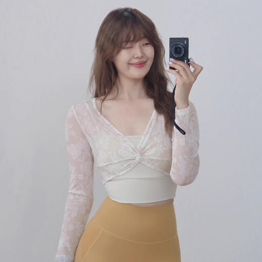 跃牌【禅语梵心】蕾丝假两件运动T恤女长袖带胸垫瑜珈服网纱上衣CX2977 商品图4