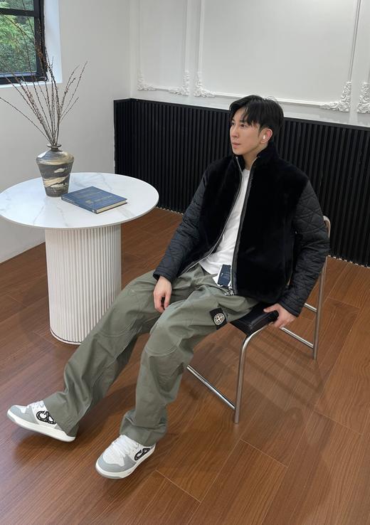 D家 重磅秋冬新款 藤格纹➕纯进口皮毛一体 夹克大外套（JN） 商品图2