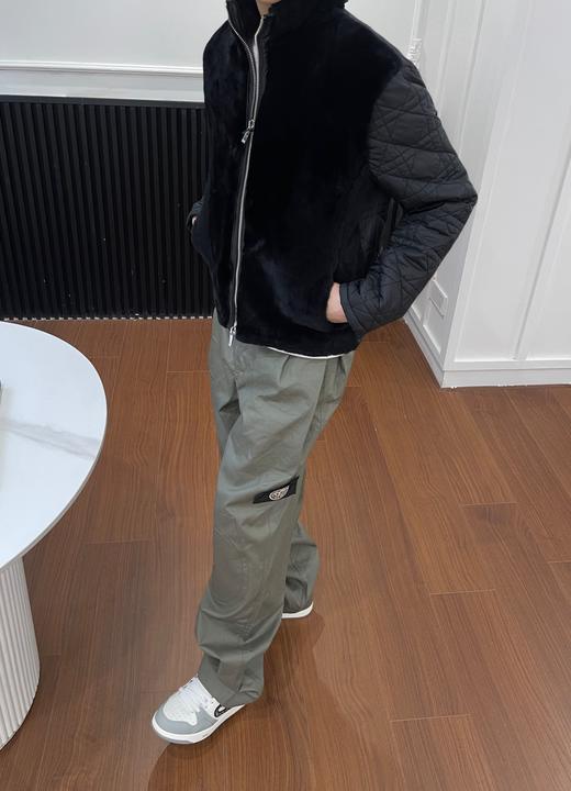 D家 重磅秋冬新款 藤格纹➕纯进口皮毛一体 夹克大外套（JN） 商品图1